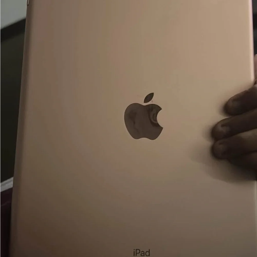 Apple Tablet in Classic Silver